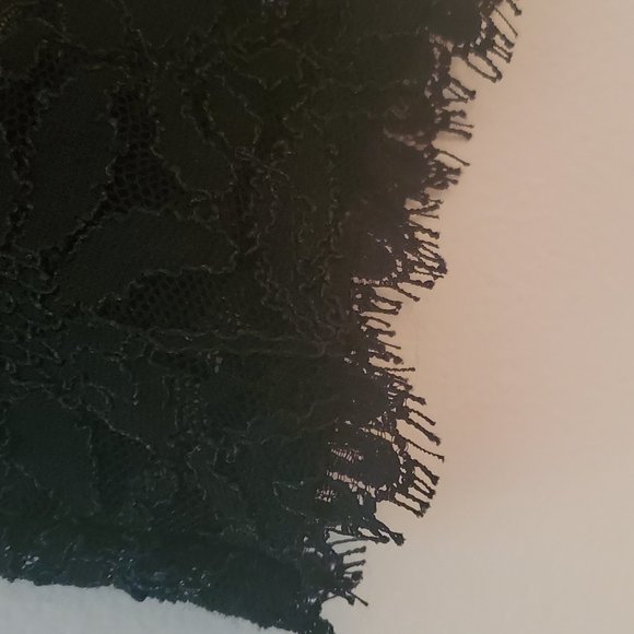 Black Lace Bodycon Dress - Picture 7 of 12